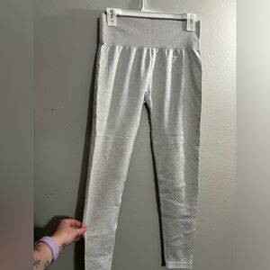 GYM SHARK light grey butt enhancing leggings size small, perfect for gym!